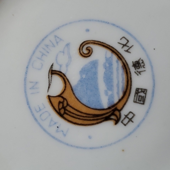 Vintage Sugar and Creamer Set, Made in China Pink Roses - Picture 4 of 7